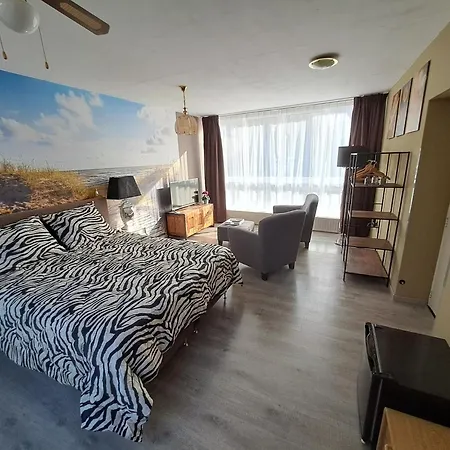 Bed & Breakfast Uit De Kunst Anna Paulowna 3*