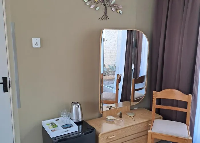 Uit De Kunst Anna Paulowna 3*